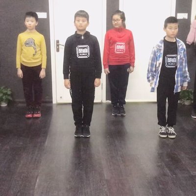 广汉酷睿流行舞 点燃舞台魅力的歌唱表演服务