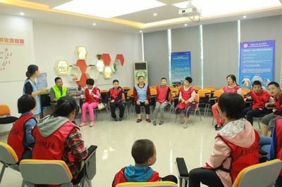 大渡口区开展“庆中秋 迎国庆”关爱特殊儿童志愿服务活动